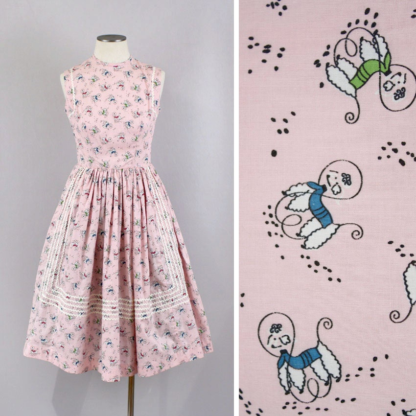 vintage 1950s dress / cotton novelty print Poodles / Serbin swiss-ette / pink ric rac trim full skirt dress