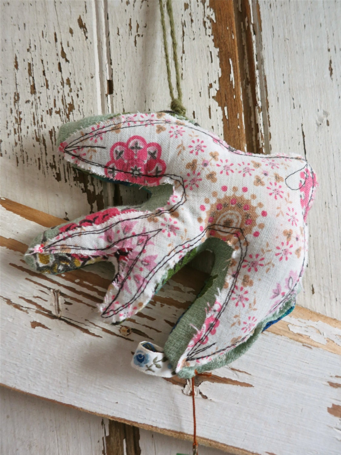 sweet swallow - vintage button dangle no. 5