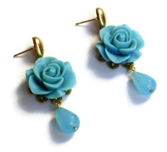 turquise colored quartz precious stone earrings