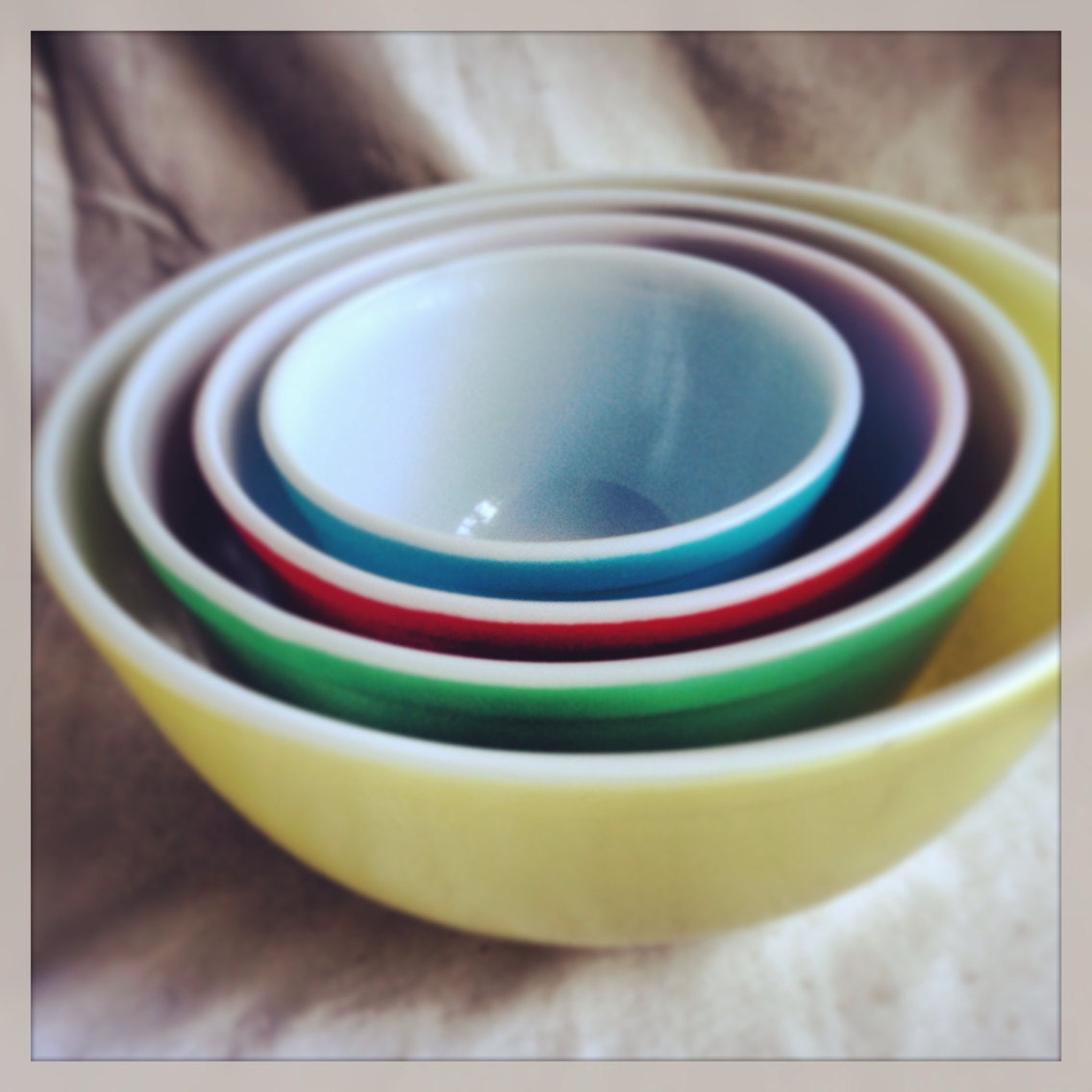 Mid century modern Pyrex mixing bowl set  nesting bowl set primary colors