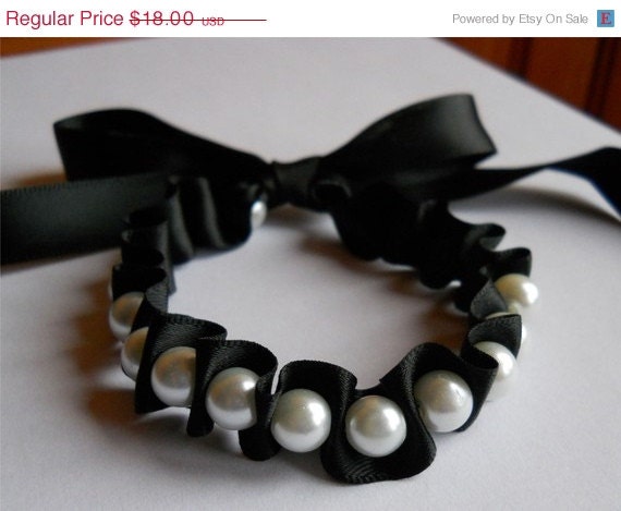 SALE Pearl Bracelet Bridesmaid Pearl Bracelet Black and White Satin Ribbon and Pearl Bow bracelet Bridesmaid Gift Bridesmaid Jewelry