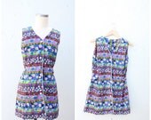 vintage 1960s Groovy Bright Paisley Mini Dress / small