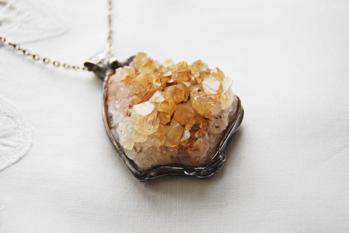 Big large raw druzy crystal citrine stone birthstone geode druzy citrine pendant necklace - vertverre