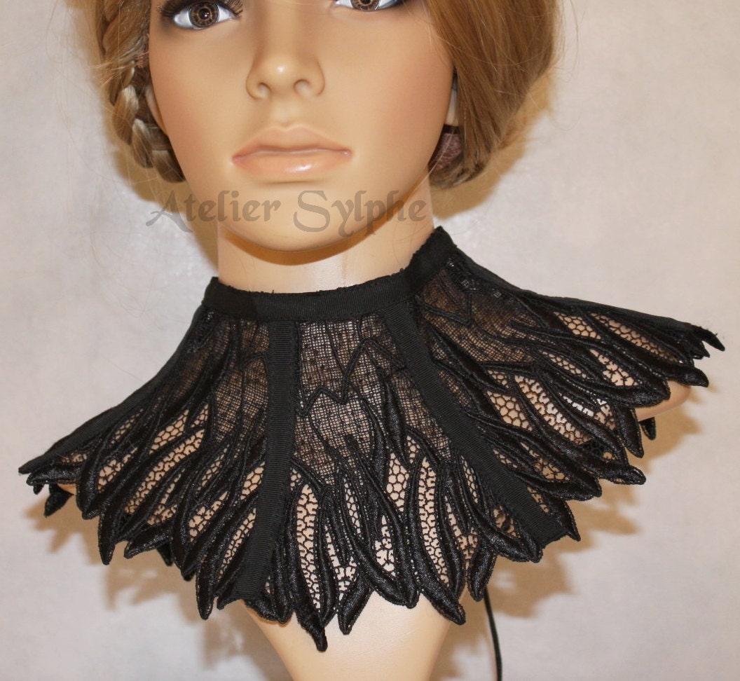 Black eyelash lace neck corset collar with delicate style ribbon back lacing and zip closure ref j