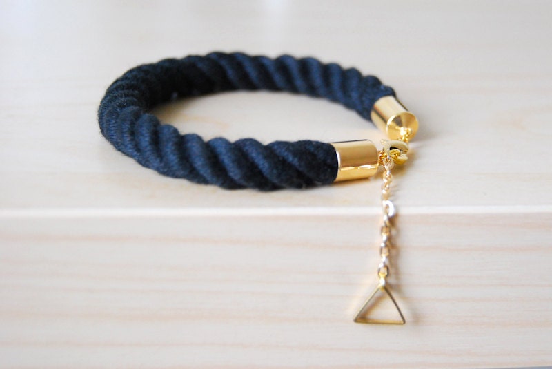 Noir - Black Nautical Rope Bracelet with Golden Triangle