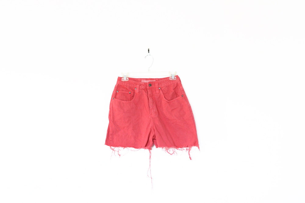 90's Washed Out Light Red Denim Shorts - wemovevintage
