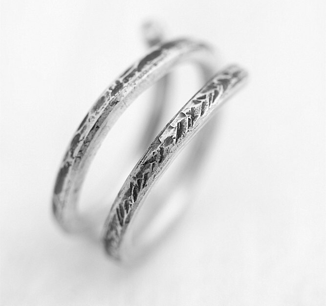 Hammered Silver Ring, Oxidized Wire Ring, Snake Ring, Hellenistic Ring, Ancient Roman Style Ring