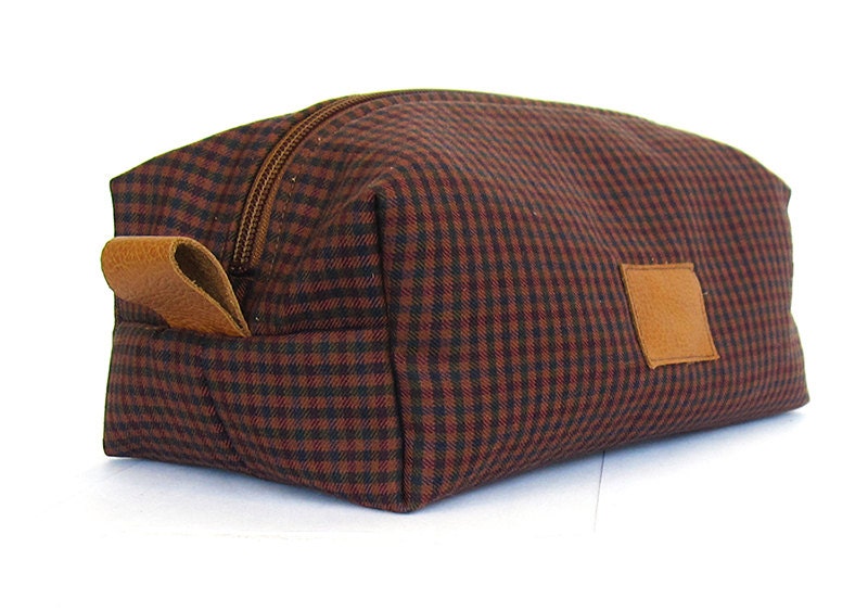Fabric dopp kit, men's shaving kit, wash bag, toilet bag, wool in checks pattern