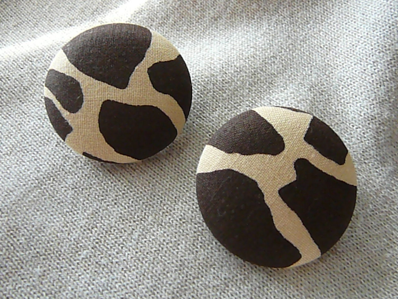 Giraffe Print - Button Earrings