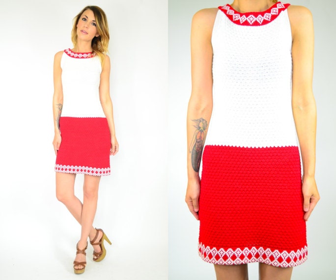 red & white SLEEVELESS mod TEXTURED retro mini SWEATER dress, extra small