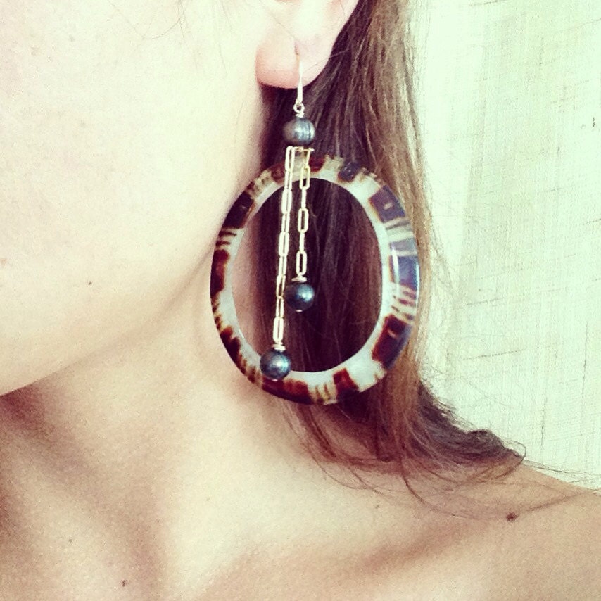 Opihi Black Pearl Hoops