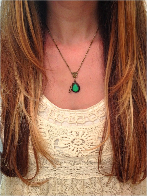 Emerald Gemstone & Flower Pendant Necklace - Vintage