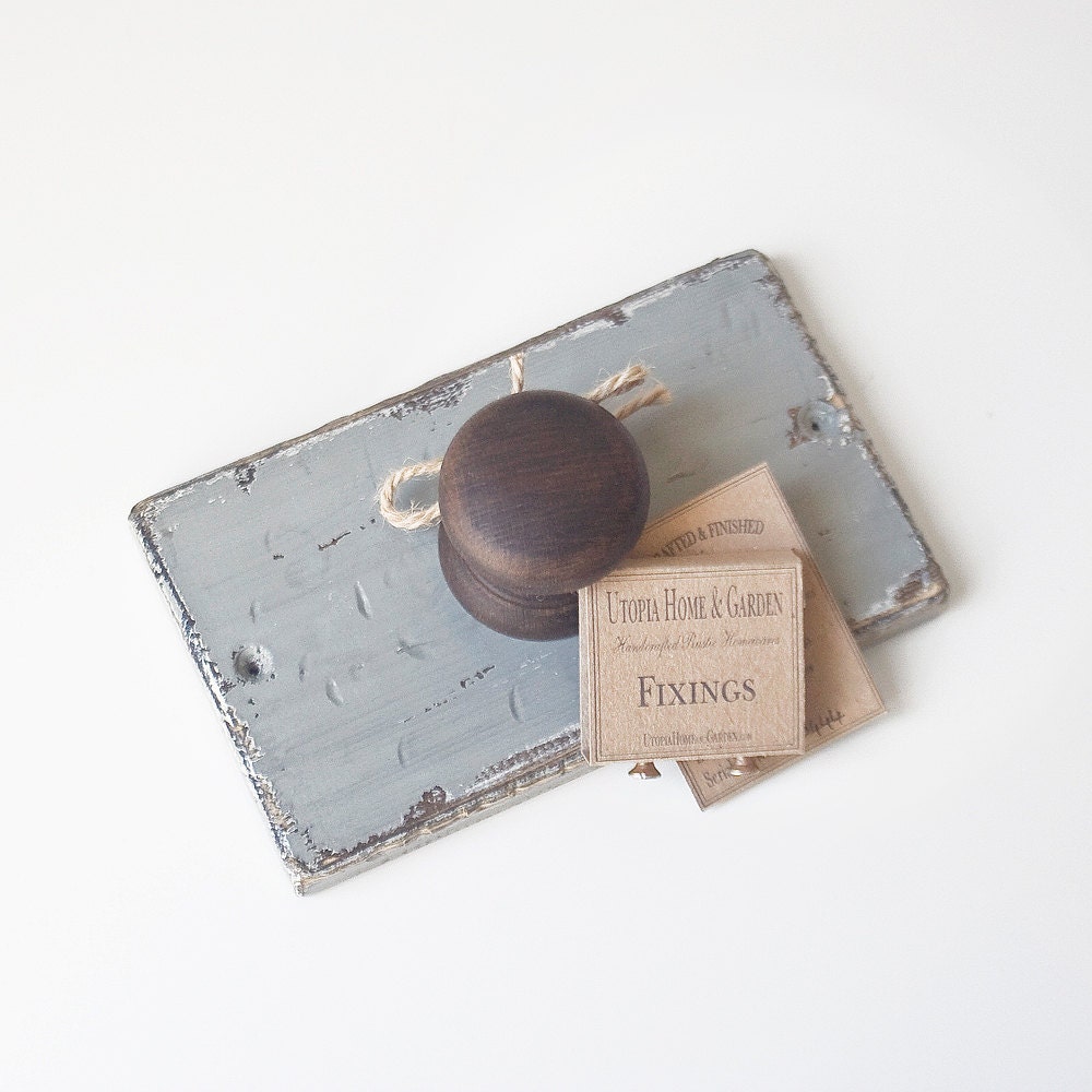 Farmhouse Robe Knob in English Grey and Walnut
