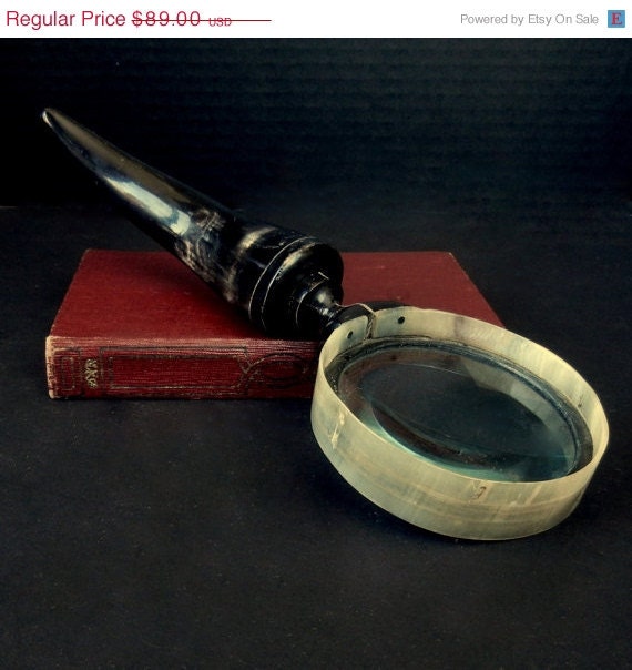 FATHERS DAY 20% SALE Old Magnifying Glass / Large Horn Handled with early Synthetic Bezel / Men, Father, Son Gift / Home, Office, Library /