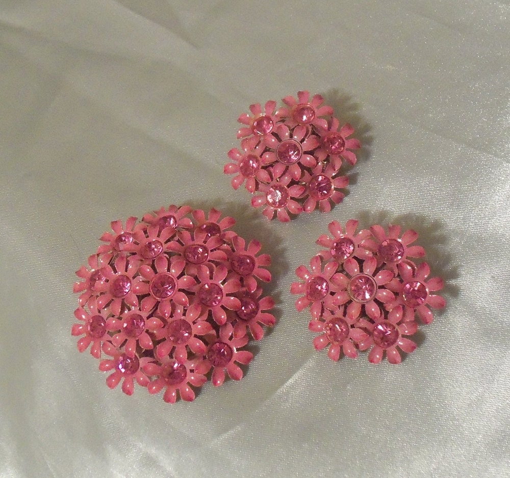 Pink Earrings n Brooch Set, Vintage Rhinestone Flower Jewelry, Cotton Candy Pink 1950s Pin n Clip On Earrings.