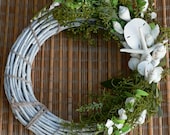 White Beachy Wreath for Perfect Wedding