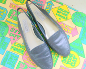 1980s Vintage BLUE LEATHER Calico Sling Back Flats....size 10 womens.....flats. shoes. sling backs. mod. navy. urban. hipster. retro