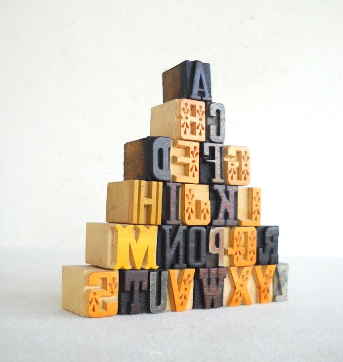 A to Z, 26 Mini Wooden and Plastic Letters - Limited Edition SOUVENIR Series - VG247