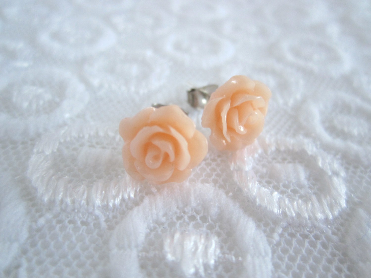 Petite Rose stud earrings. light peach/blush flower earrings. Dainty post Earrings. Bridesmaids jewelry gift. Shabby chic/victorian/vintage.