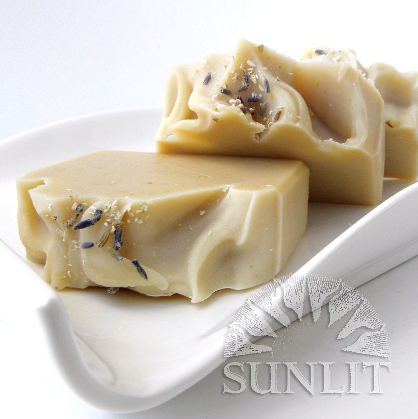 Oatmeal - Lavender - Essential Oil - Goats Milk Soap Bar - Pratique by Sunlit Soap
