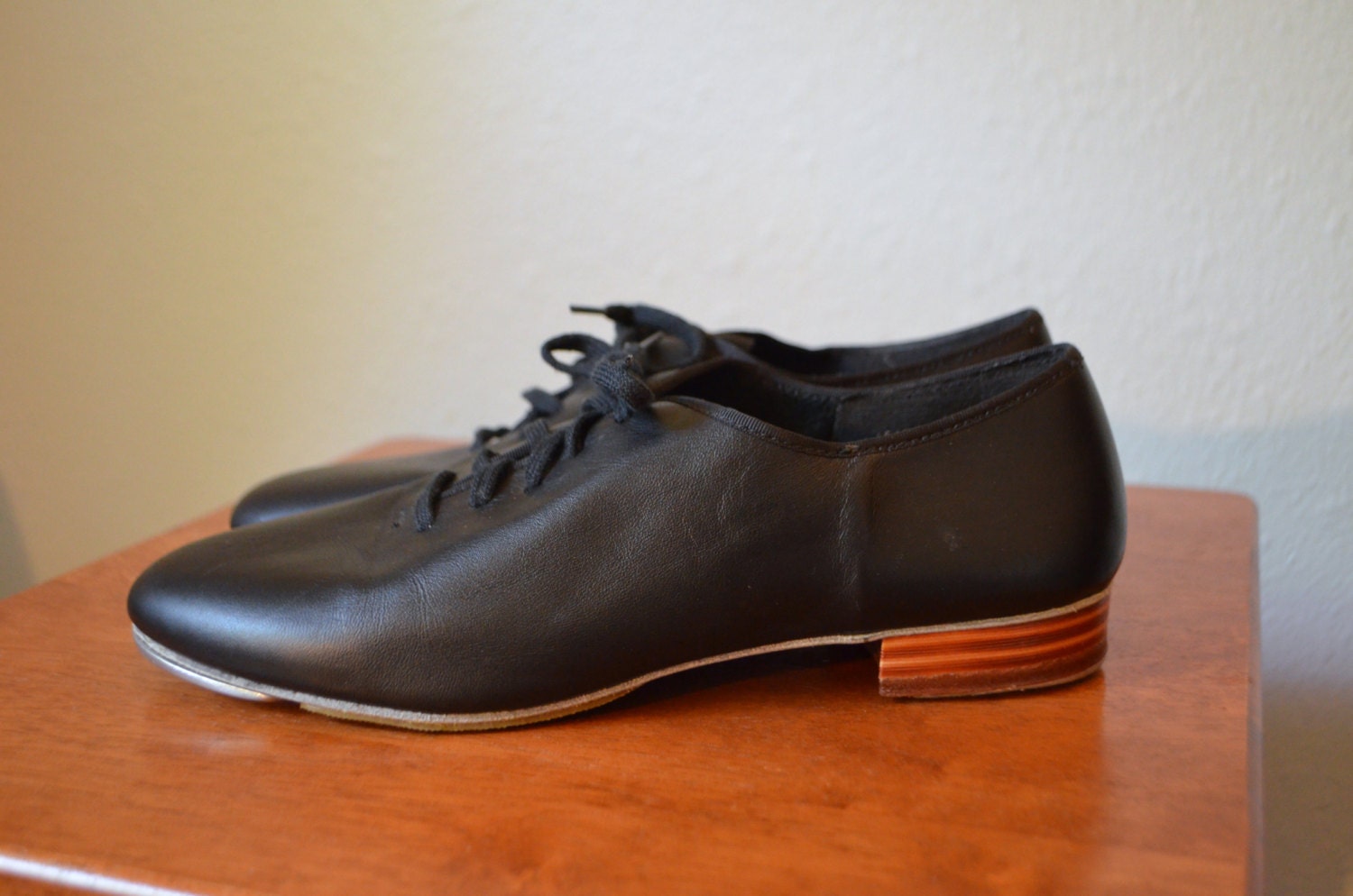 Vintage 80s 90s Danshuz Black Leather Flat Tap shoes / womens size 6 // UK 3 1/2