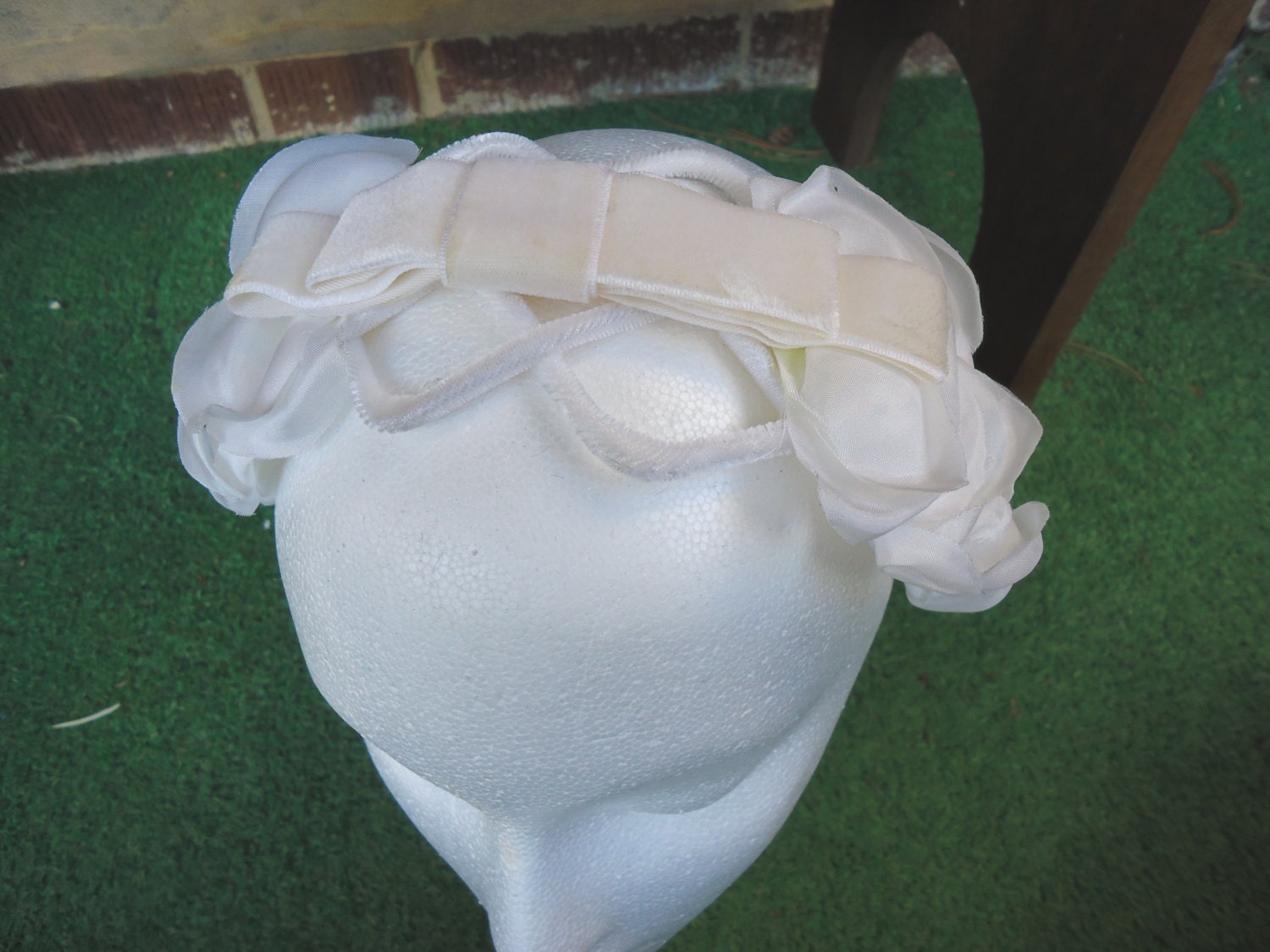 vintage fascinator /  Wedding White Velvet Bow and petals fascinator