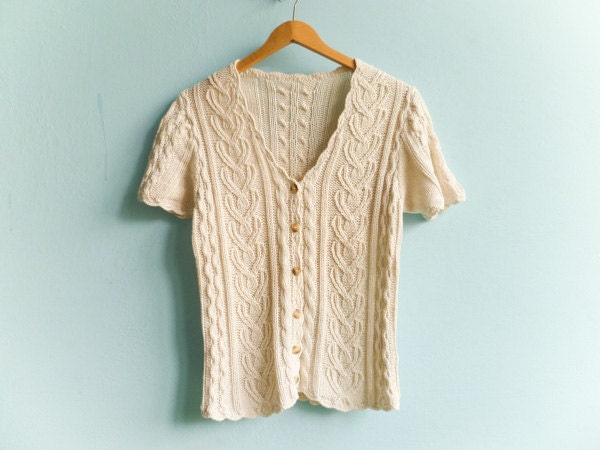 Vintage ivory cream top blouse / buttoned / short sleeves / knitted / cropped / small medium