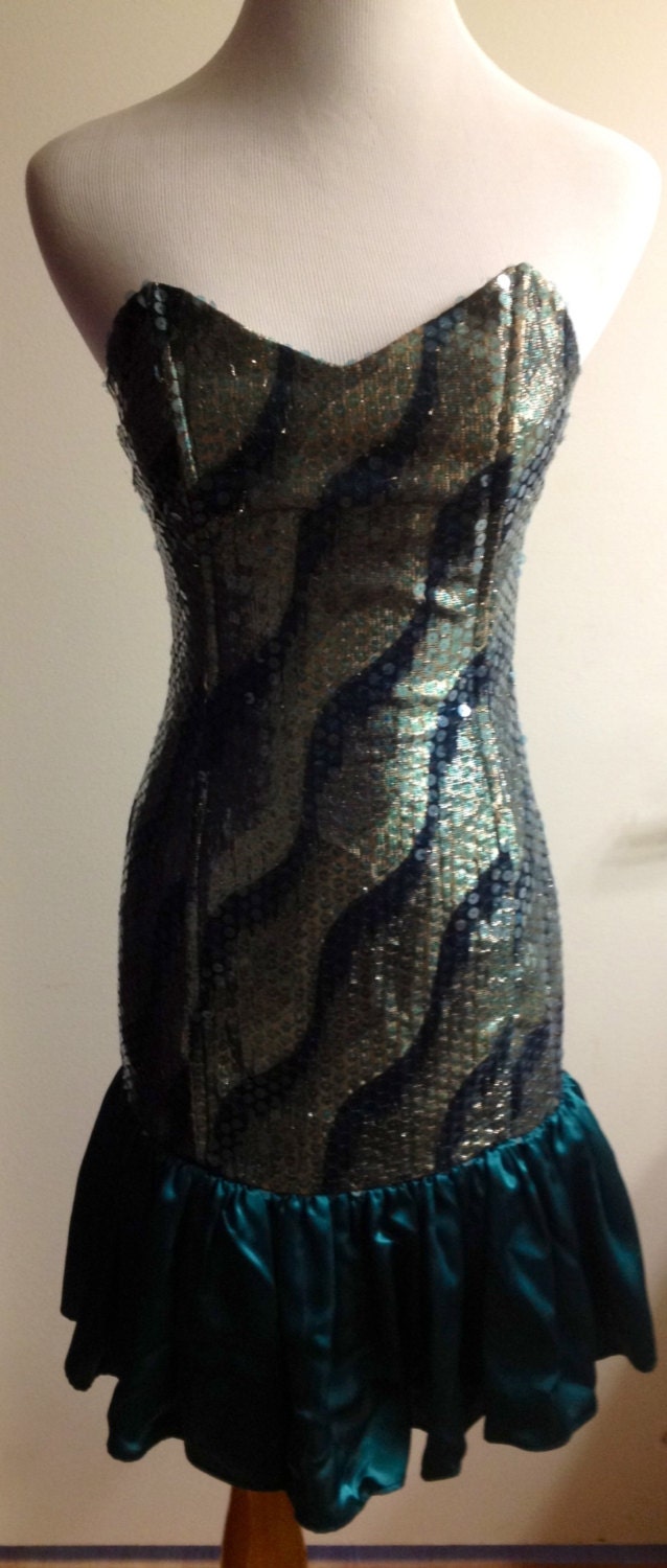 Sexy Unique Forest Green and Gold Fitted Vintage 80's Ruffle dress
