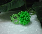 Adjustable Green Flowered Ring