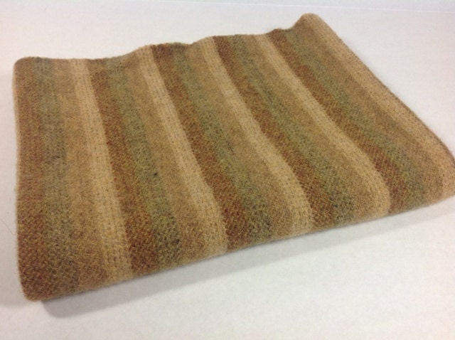 Rug Hooking Wool, Fat Quarter, Gold Stripe, J658