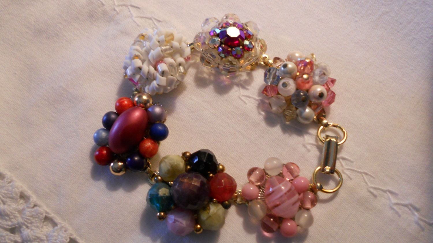 cluster earring pearl bead bracelet, pink white