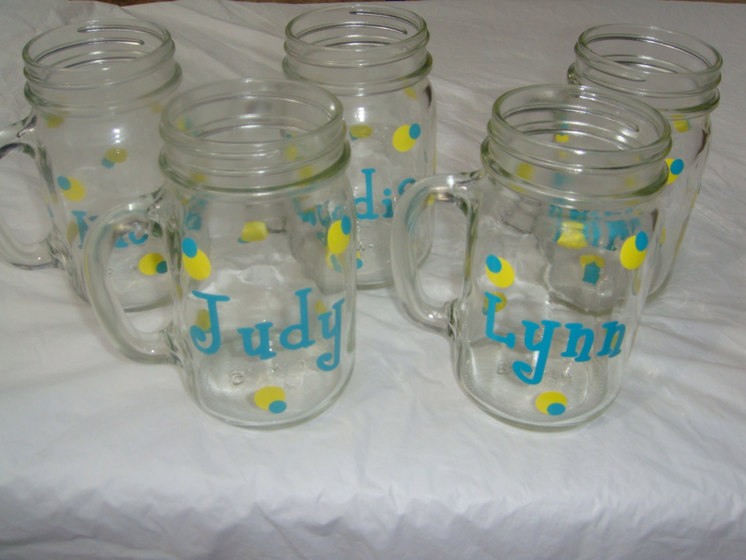 Personalized Mason Jars 16 oz with polka dots/ Bridesmaids/ Weddings/ Girls Night Out/ Bachelorette Party