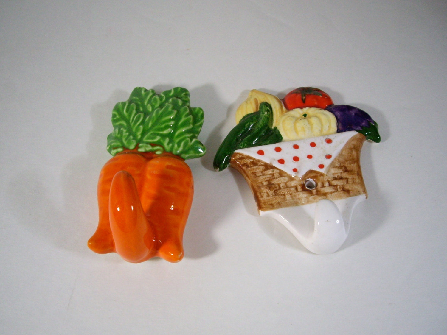 Vintage kitchen wall hooks vegetable ceramics 1983
