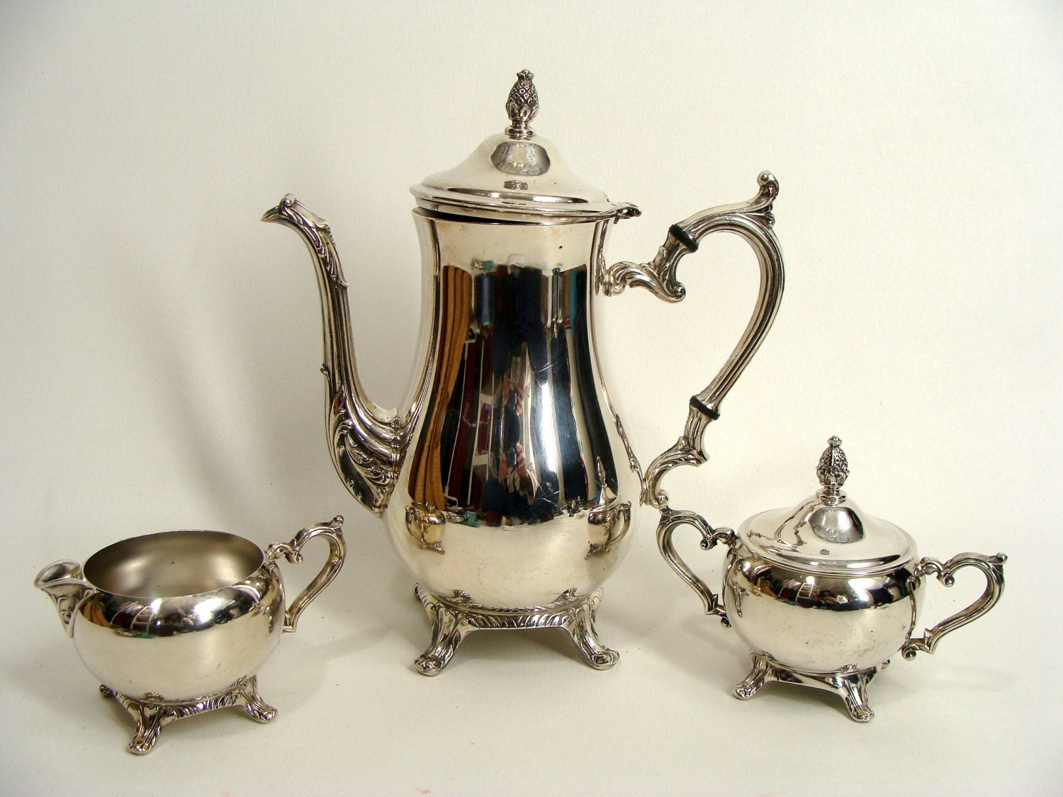 elegant Wm Rogers International Silver Silverplate Teapot Sugar Bowl and Creamer Set vintage 50s 60s