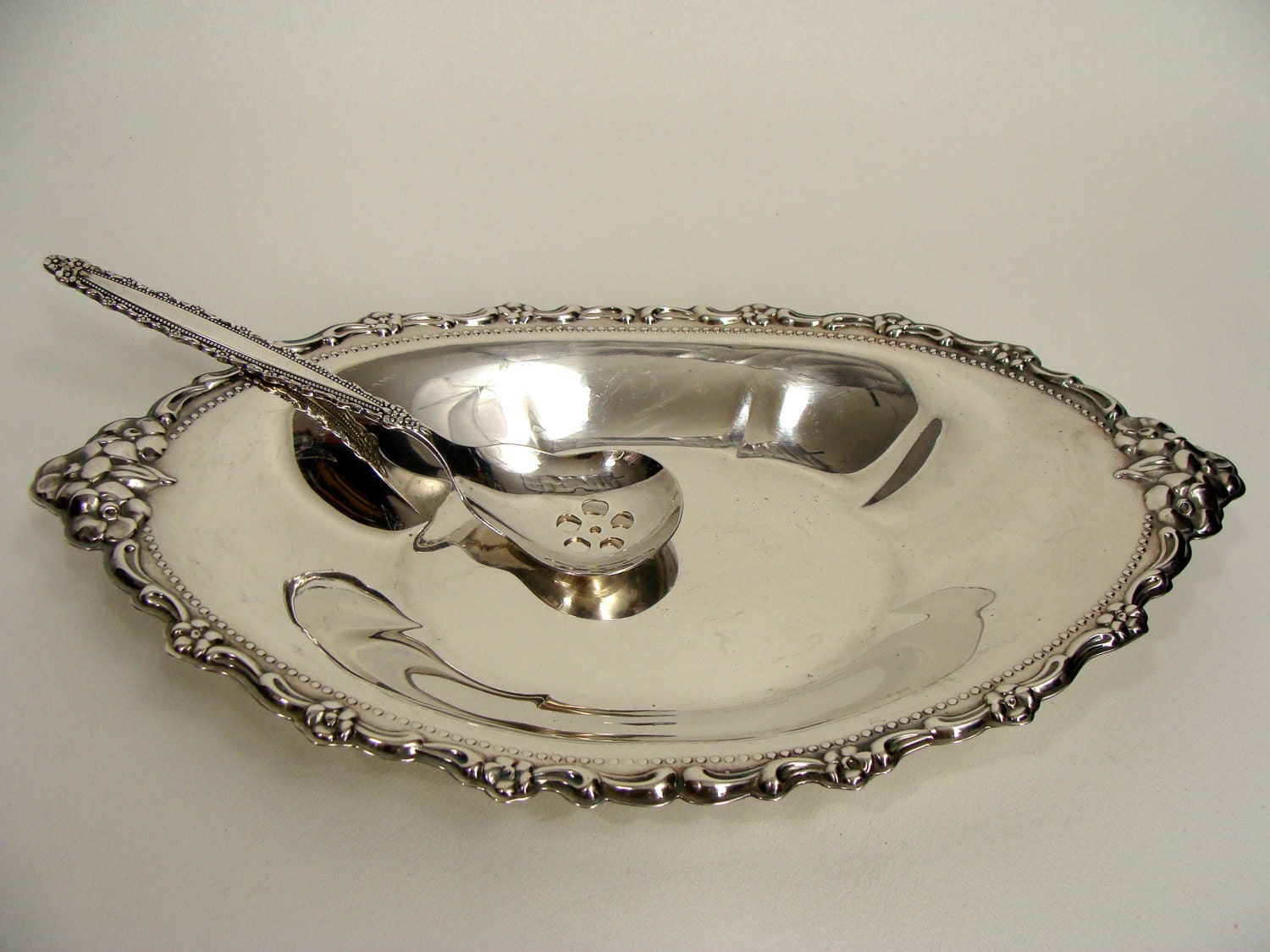 Community Oneida Silversmiths Silverplate Serving Relish Dish Tray and Slotted Pierced Spoon