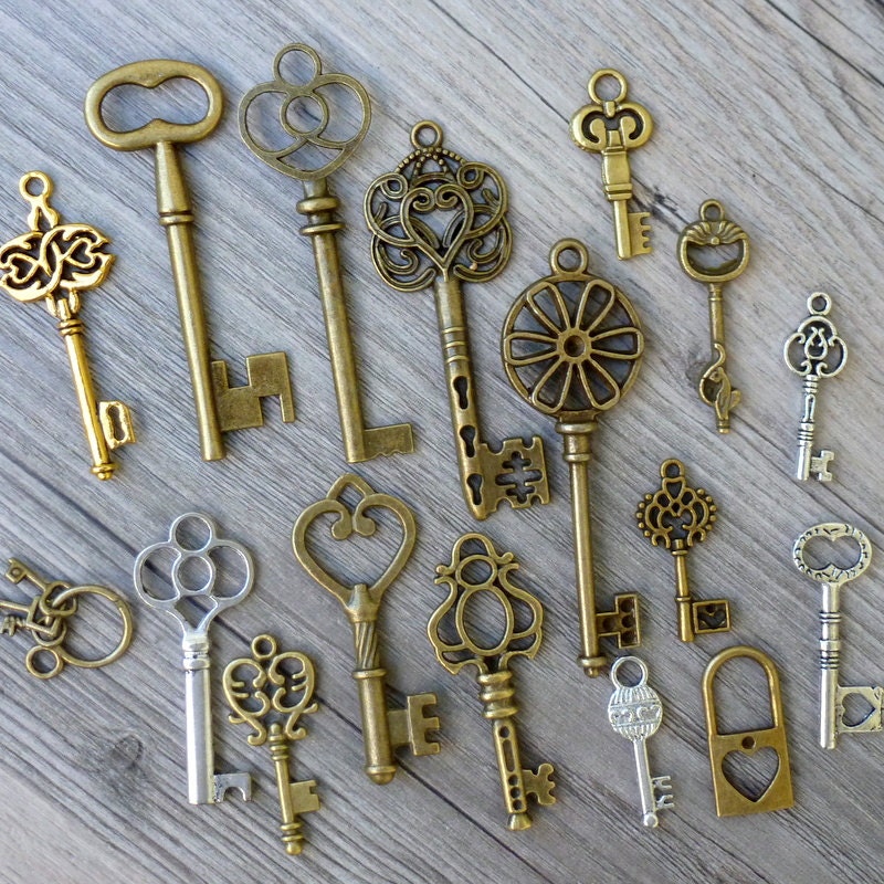 Wholesale Lot 17pcs Steampunk Victorian antique bronze silver gold skeleton key pendant charm necklace Alice in Wonderland 107  jewelry
