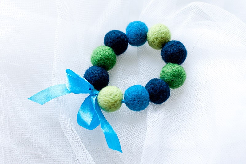FREE SHIPPING Hand felted bracelet in green, teal and black. Colorful. Felt fashion. Geometrical, Balls. Colours od spring. Fiber art.
