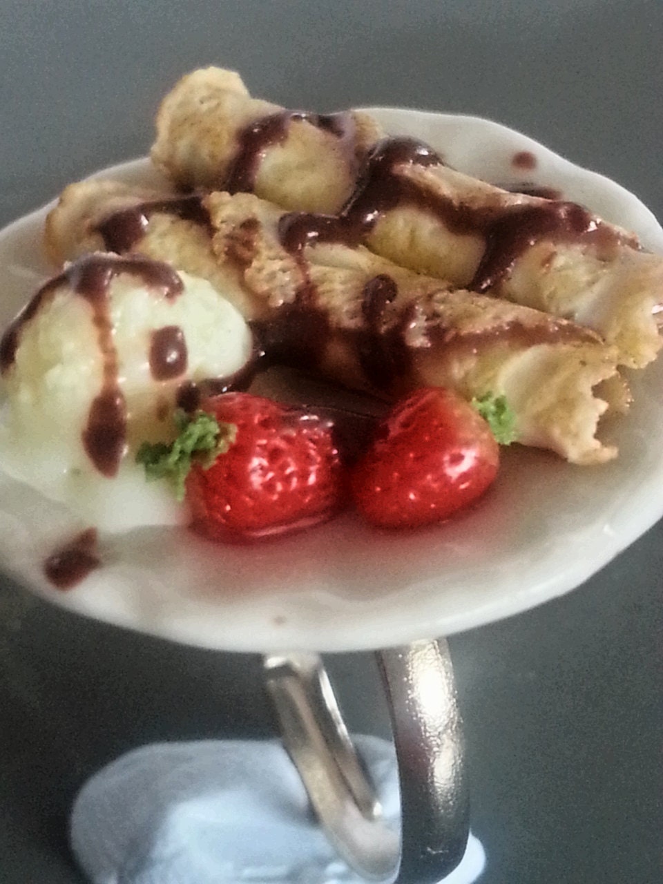 crepes and strawberry adjustable ring