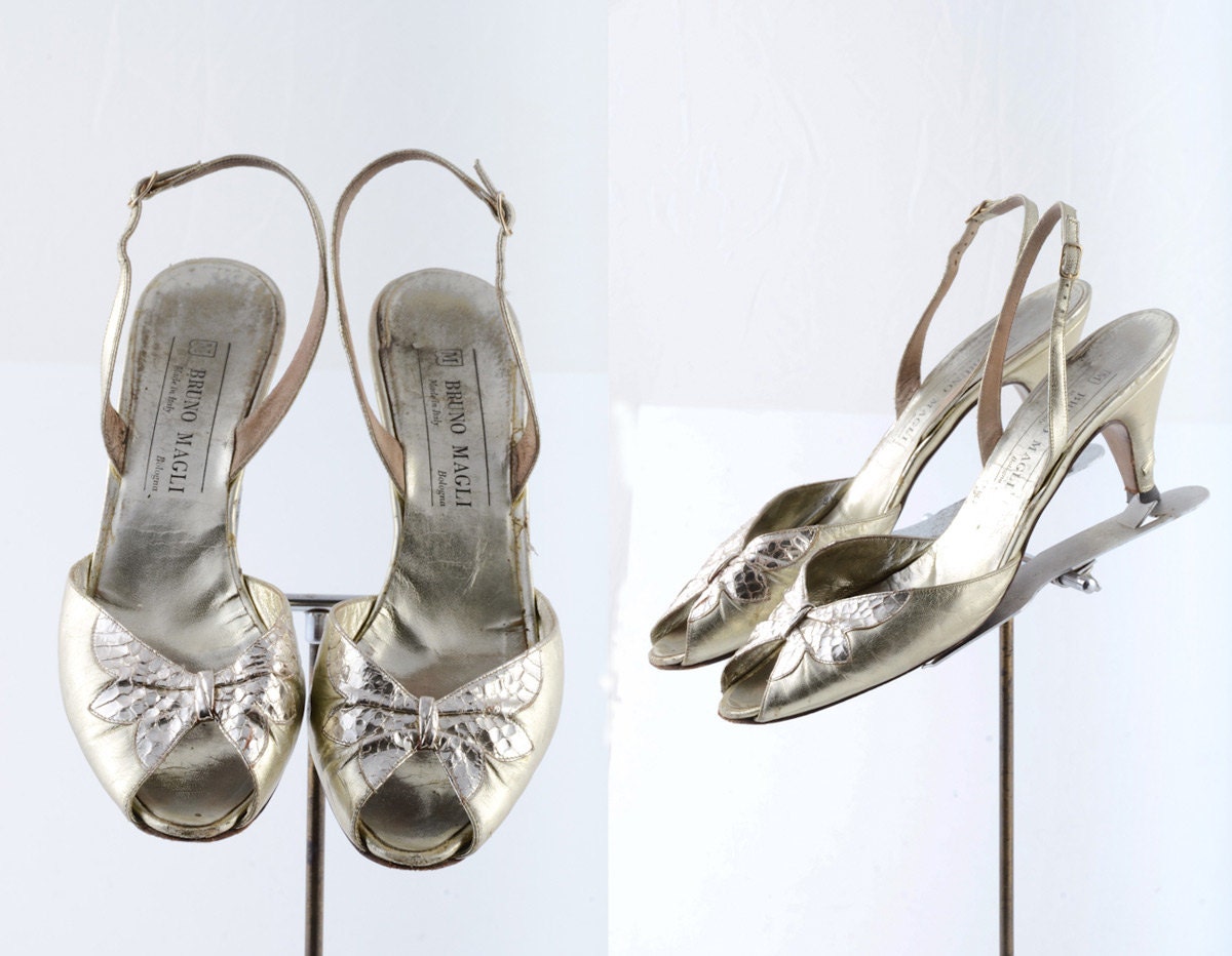 1970s shoes/ 70s kitten heels/ butterfly