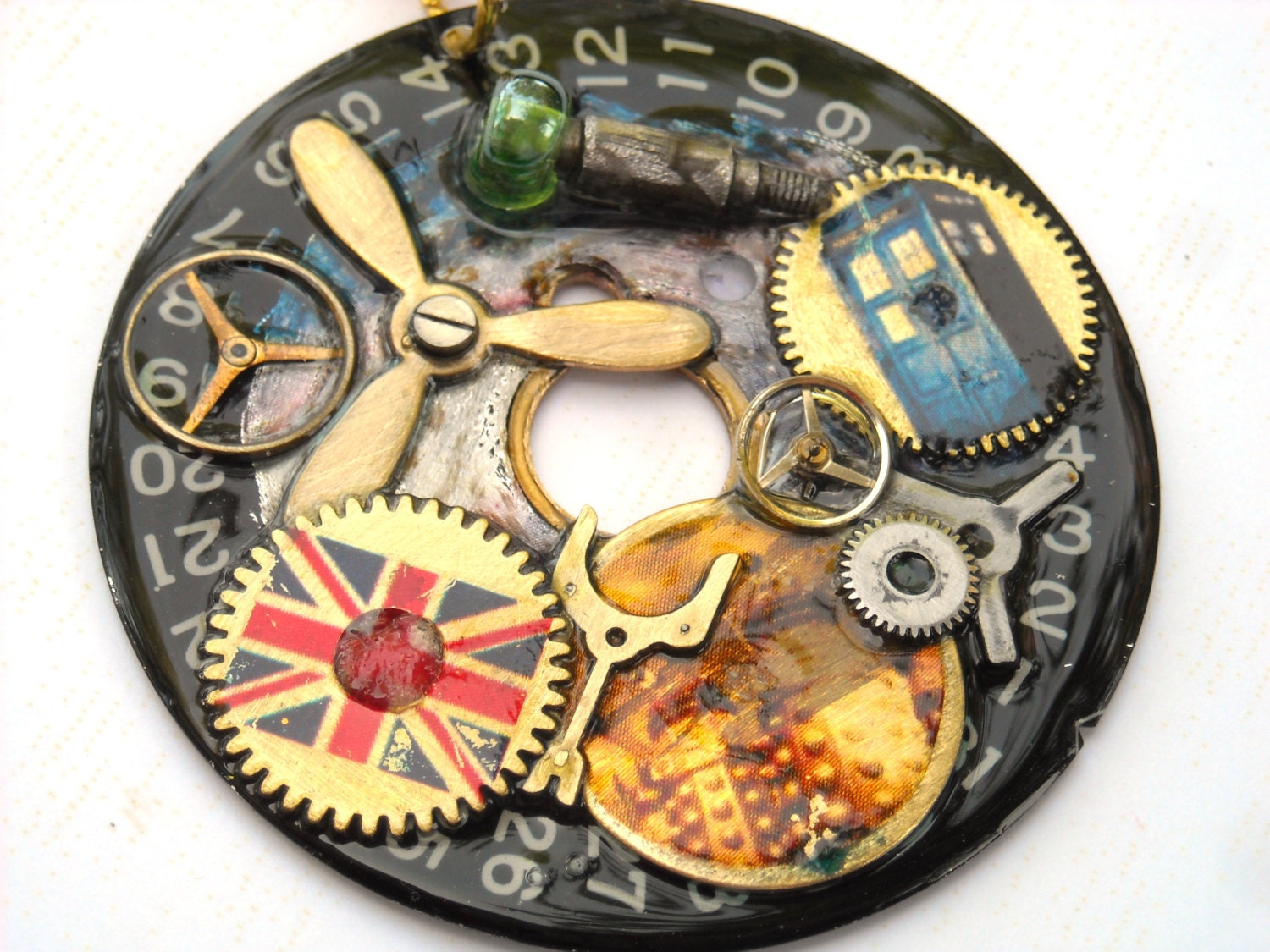Doctor Who Necklace "Winston Churchill and the Daleks"