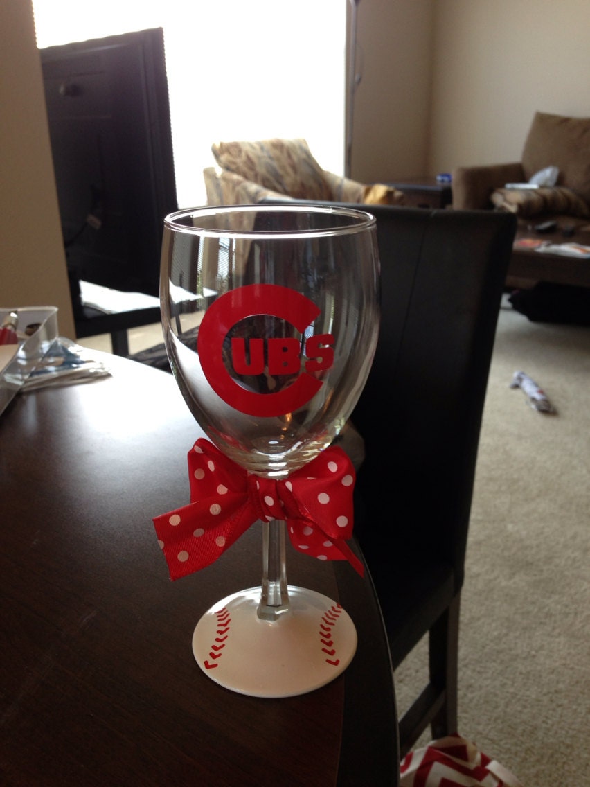 Cubs Wine Glass