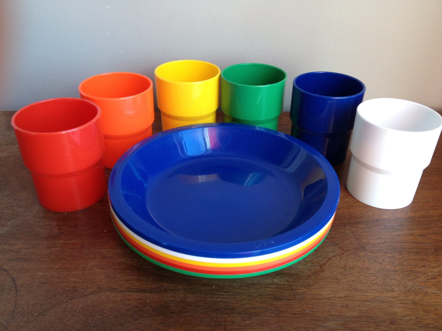Vintage Rainbow Picnic Set