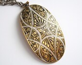Vintage 1970s Spanish gold and black pendant necklace