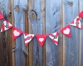 Valentine's Day Bunting with Chevron and Felt Hearts Il_170x135