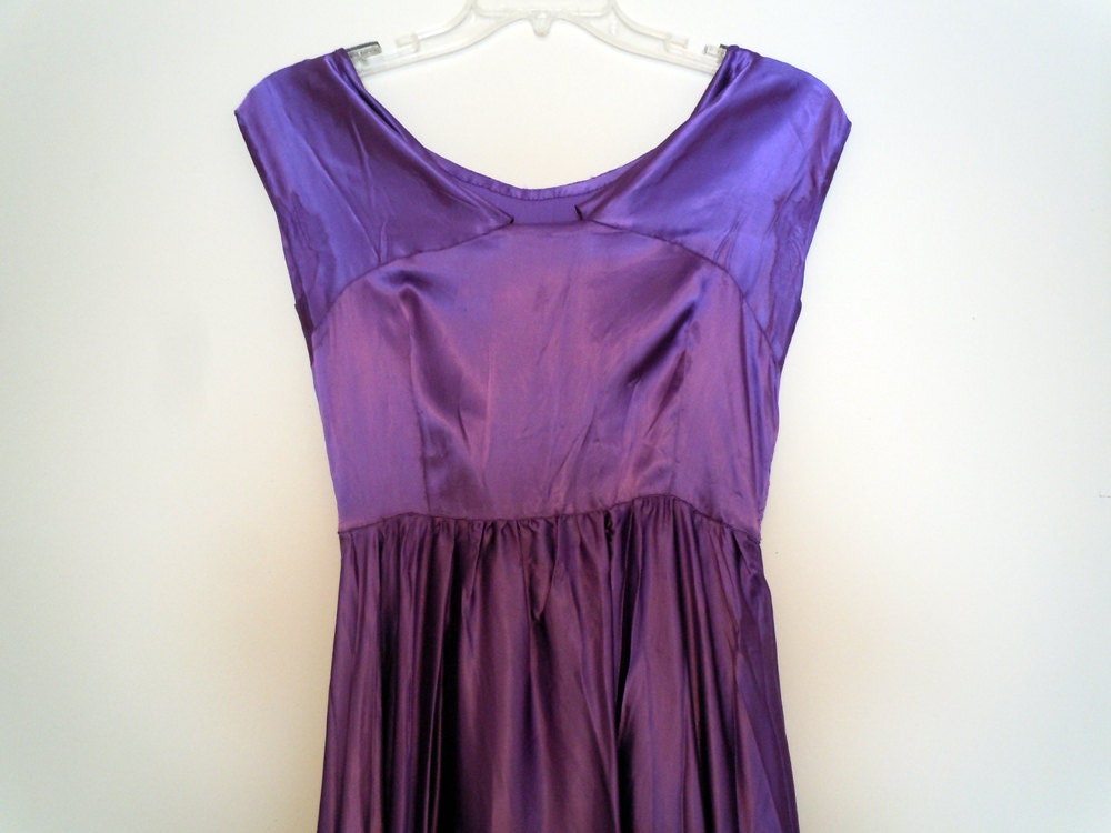 Vintage 1940s Lavender Dress - Hollywood Style