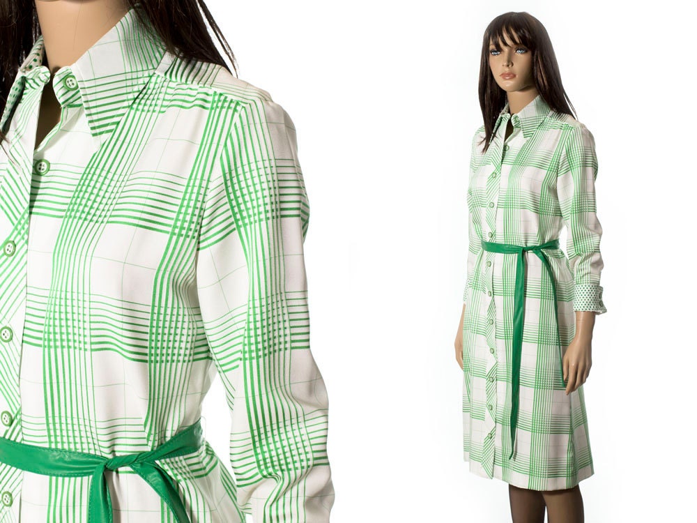 Vintage emerald green and white plaid shirt dress size medium M. Striped day dress