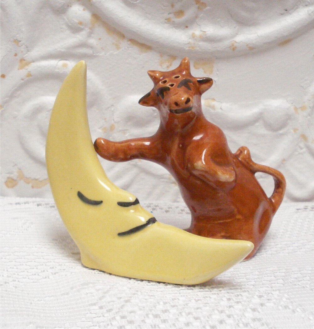 3 1/2 Cow Moon Shakers Vintage