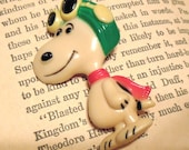 Vintage Snoopy Pin Brooch Plastic Flying Goggles and Scarf 70's (item 39)