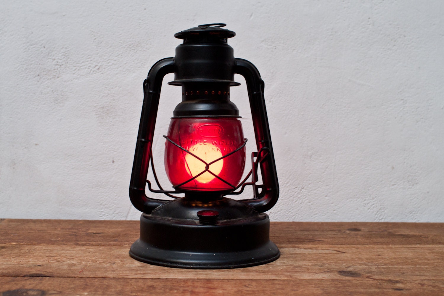 Plugin Dietz Little Wizard Lantern Lamp Red
