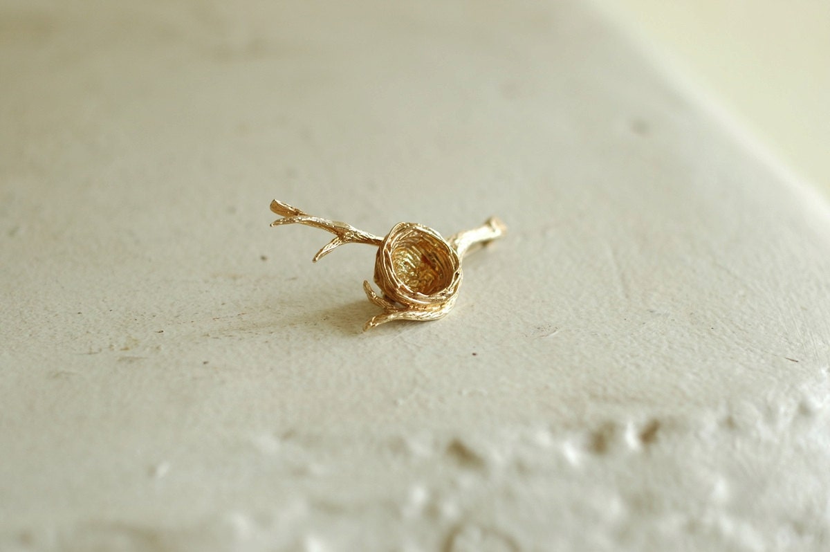 vintage hattie carnegie brooch / bird's nest brooch